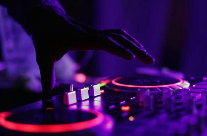 Electronic Music: How Technology Became an Instrument