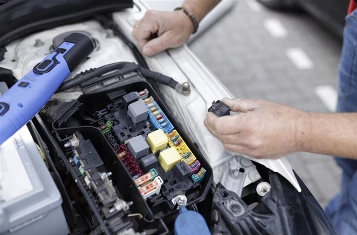 Car Maintenance: Electric vs Conventional Vehicles