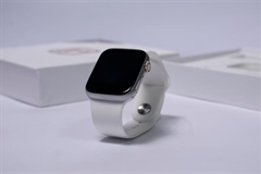 Smartwatches vs Traditional Watches: Which One Should You Wear?